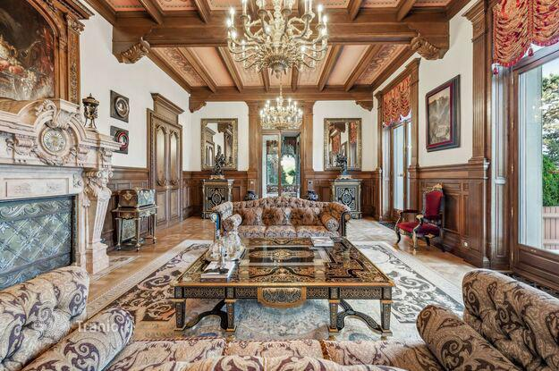Renovated Historic Castle with Swimming Pool, Gardens, and Stables in La Tour-de-Peilz, Switzerland – €127,941,000