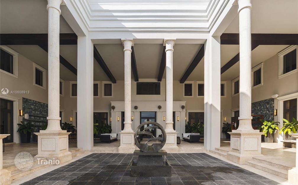 10-bedroom villa 1,973 m² in Miami