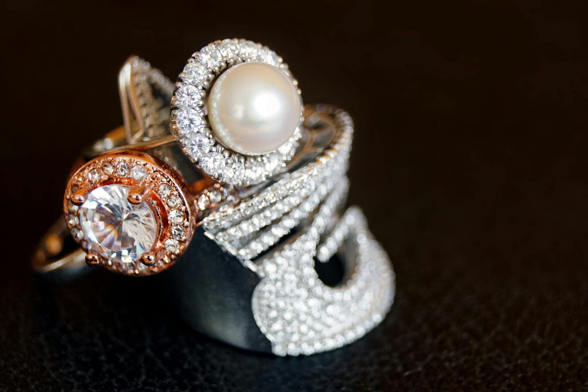 Dazzling Elegance: Exquisite Diamond & Sapphire Jewelry Every Collector Will Adore