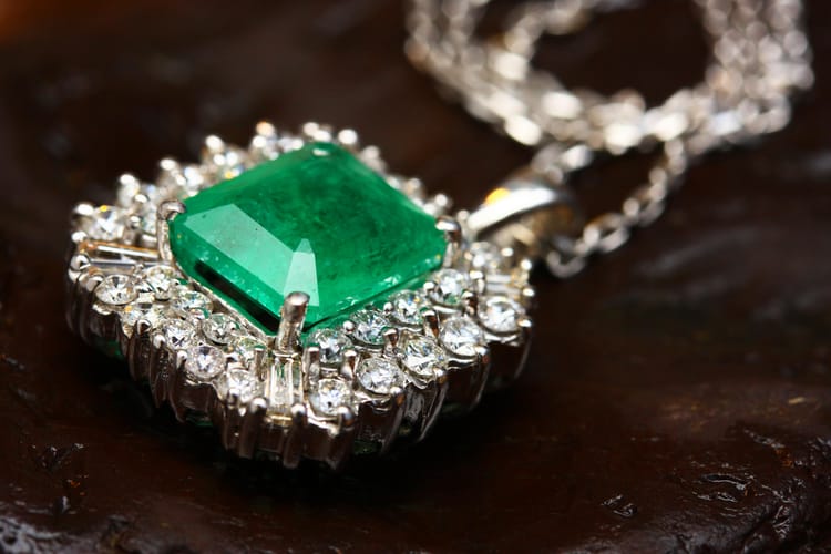 How to Read a GIA Certificate Like a Pro: A Luxury Buyer’s Guide