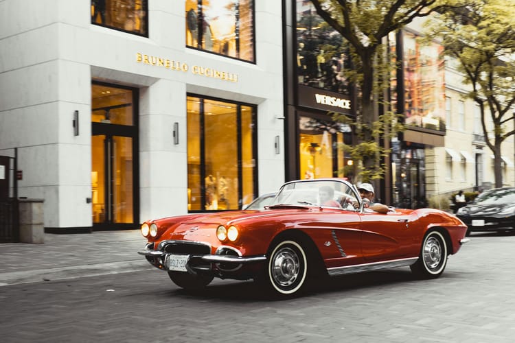 Quiet Luxury vs Loud Statements: Which One Dominates 2025?