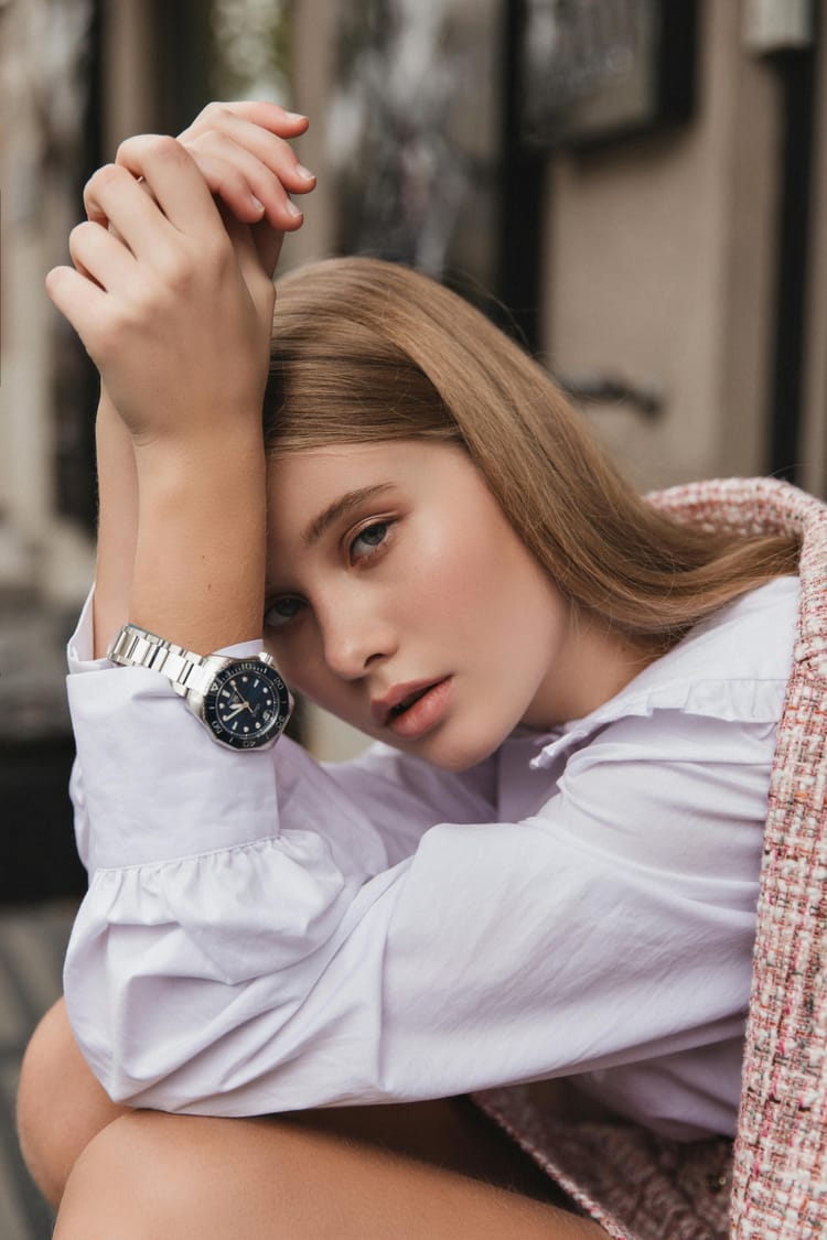 Top 10 Most Elegant Watches Every Woman Should Collect in Her 30s