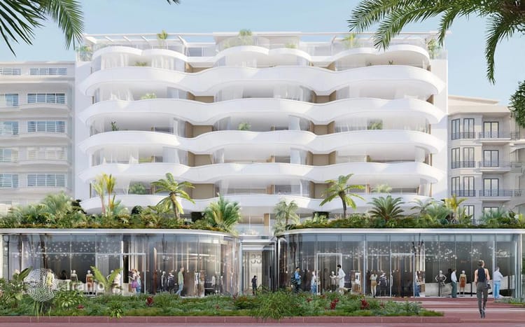 Magnificent 5-Bedroom Duplex Penthouse on Boulevard de la Croisette, Cannes — A Jewel Suspended Between Sky and Sea